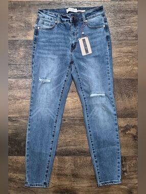Women's Skinny Jeans in Medium Blue Wash by Unknown